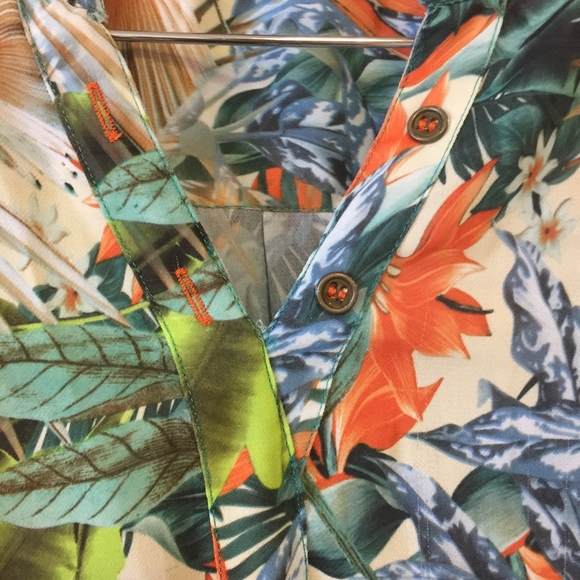 ✨️Vibrant Tropical Print Top - Picture 7 of 8
